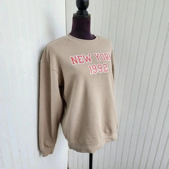 New York 1992 Sweatshirt Beige Red Unisex Yankee Colored Crewneck Sz M - Picture 8 of 10